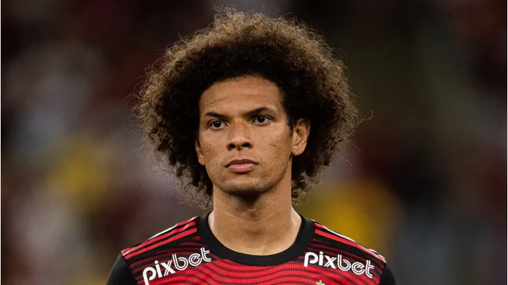 - Willian Arão está chegando ao Santos