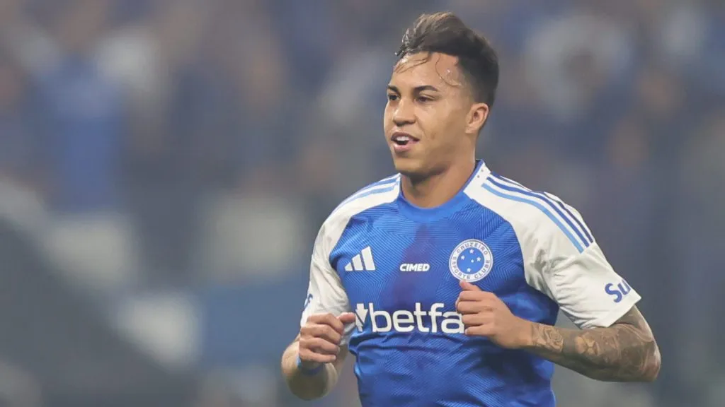 Kaio Jorge, destaque da Raposa. Foto: Gilson Lobo/AGIF.