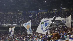 Torcida do Cruzeiro fazendo a festa no Mineirão. Foto: Gilson Lobo/AGIF.