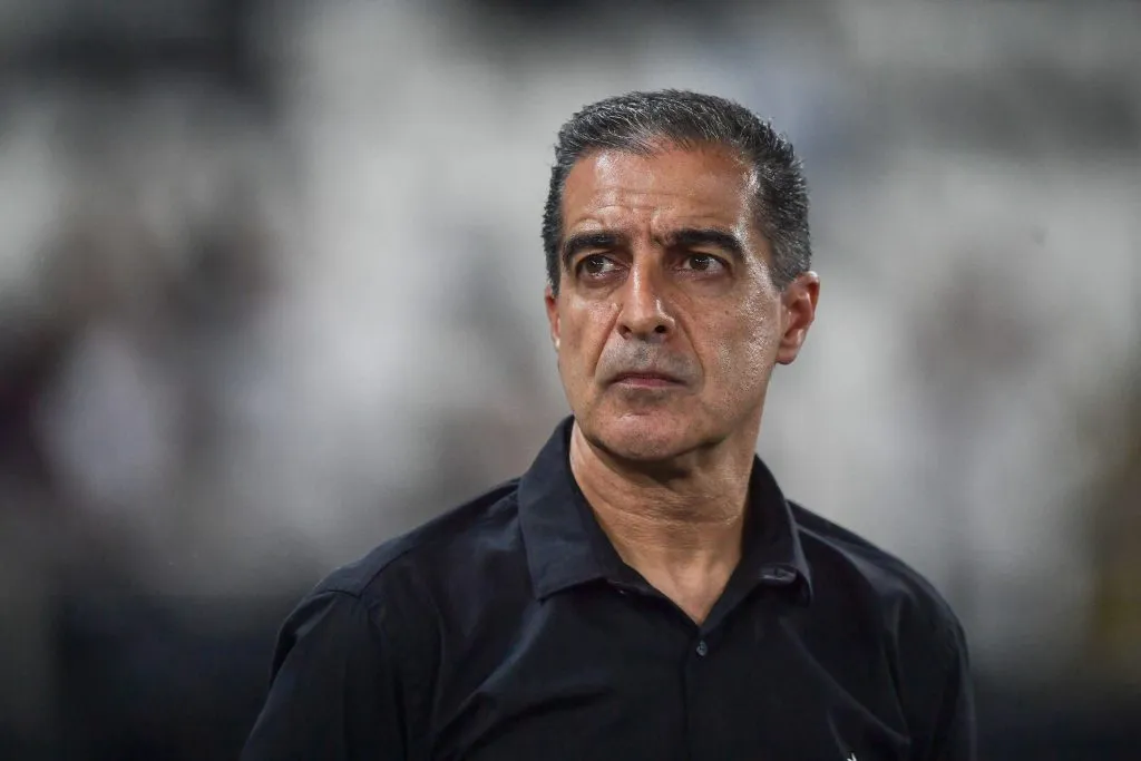 Desempenho covarde foi determinante na eliminação –  Foto: Thiago Ribeiro/AGIF