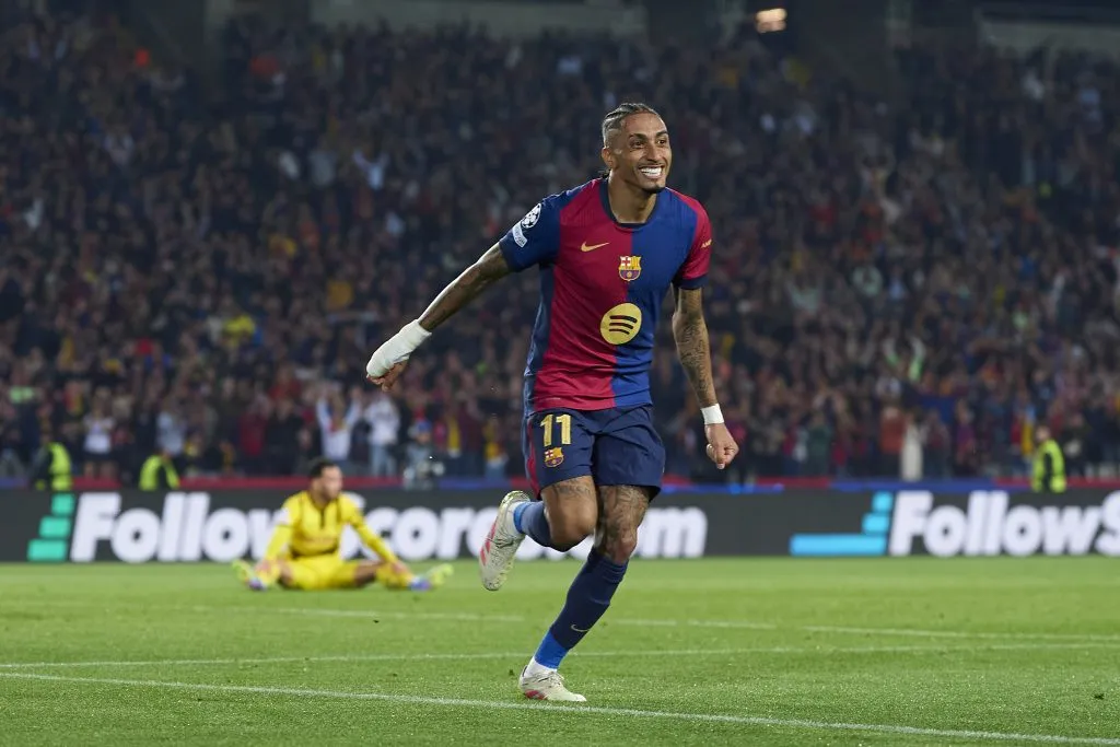 BARCELONA, SPAIN – APRIL 09: Raphinha of FC Barcelona celebrates his team’s fourth goal scored by Lamine Yamal during the UEFA Champions League 2024/25 Quarter Final First Leg match between FC Barcelona and Borussia Dortmund at Estadi Olimpic Lluis Companys on April 09, 2025 in Barcelona, Spain. (Photo by Pedro Salado/Getty Images)