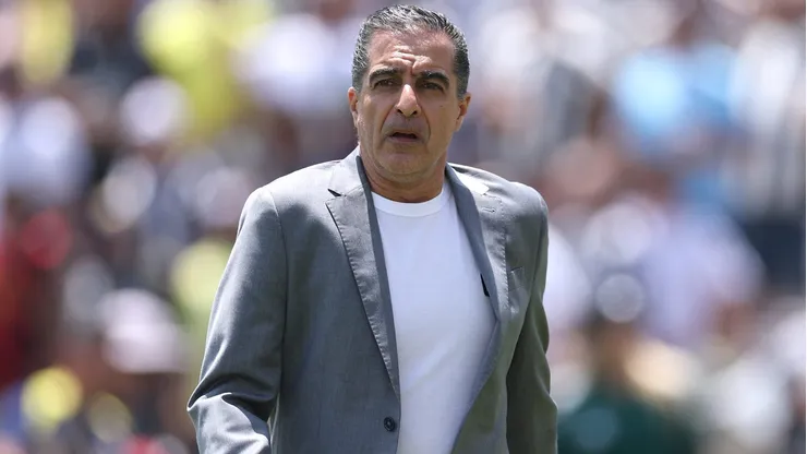 Renato Paiva não resistiu a derrota e eliminação no Mundial de Clubes Foto: Stu Forster)