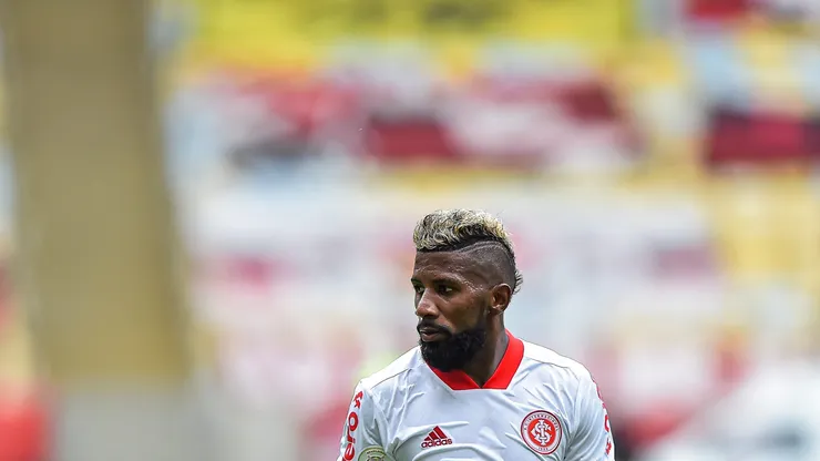 Rodinei jogador do Flamengo durante partida contra o Internacional no estadio Maracana pelo campeonato Brasileiro A 2020. Foto: Thiago Ribeiro/AGIF