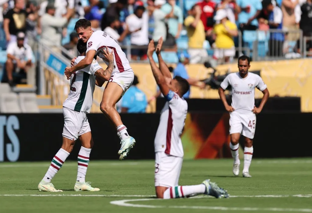 Atletas do Fluminense comemoram a classificação. Photo by Michael Reaves/Getty Images
