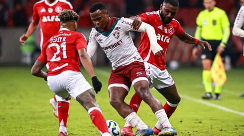 John Arias jogador do Fluminense durante partida contra o Internacional - Foto: Maxi Franzoi/AGIF