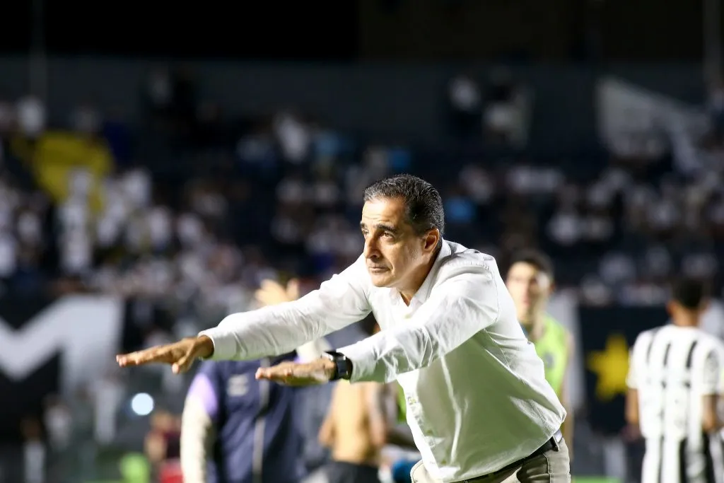 Saída de Paiva do Botafogo gera incômodo – Foto: Mauricio De Souza/AGIF