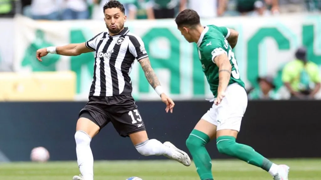 Alex Telles durante Palmeiras x Botafogo – Foto: Vítor Silva/BFR