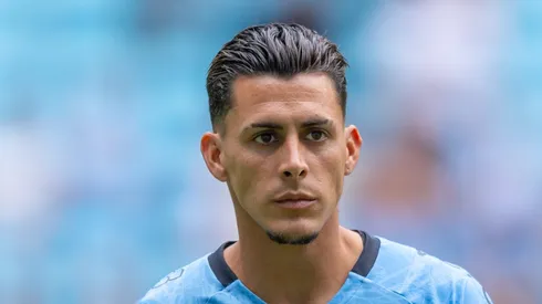 Cristian Pavón durante partida do Brasileirão Betano de 2025.