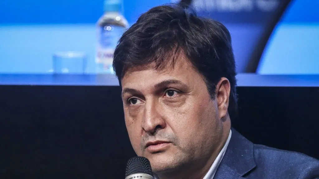 Foto: Fernando Alves/AGIF – Alberto Guerra comanda as negociações no Grêmio.