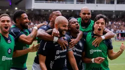 Jogadores do Remo comemoram gol marcado em partida diante do São Bernardo. Foto: Sipa US / Alamy Stock Photo