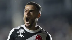 Philippe Coutinho, jogador do Vasco, durante partida contra o Fortaleza, pelo Brasileirão Betano. Foto: Jorge Rodrigues/AGIF.