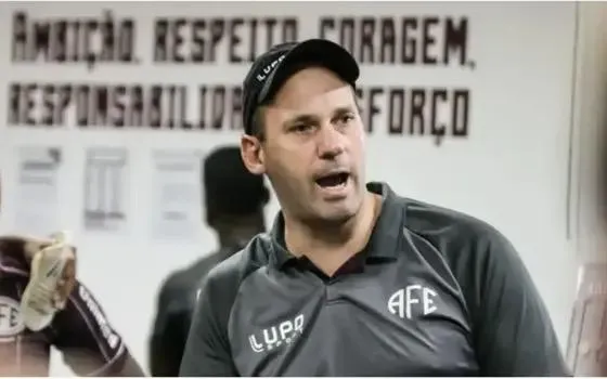 Leo Mendes é o novo treinador da Ferroviária. Foto: Tiago Pavini/Ferroviária SA