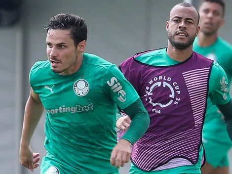 Abel é flagrado em papo com Flaco, Mayke e Veiga em treino do Palmeiras