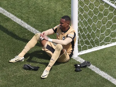 Luvas de John no Mundial irão para museu da FIFA