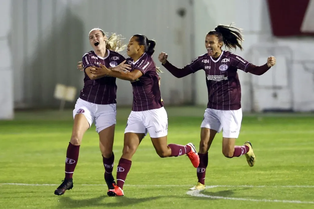 Jogadoras Ferroviária. Foto: Thiago Calil/AGIF