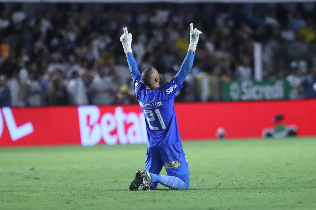 Weverton, paredão do Palmeiras durante partida contra o Santos no estadio Vila Belmiro pelo campeonato Paulista 2025. Foto: Reinaldo Campos/AGIF