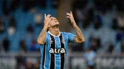 RS - PORTO ALEGRE - 12/06/2025 - BRASILEIRO A 2025, GREMIO X CORINTHIANS - Cristian Pavon jogador do Gremio lamenta durante partida contra o Corinthians no estadio Arena do Gremio pelo campeonato Brasileiro A 2025. Foto: Cristiano Junior/AGIF
