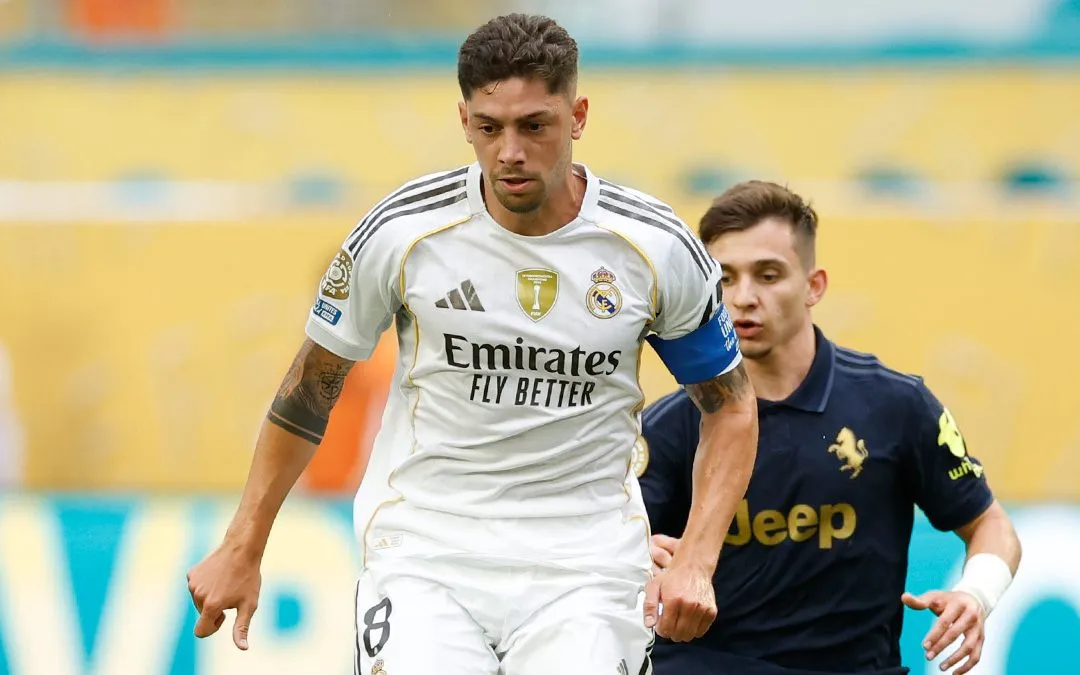 Valverde, camisa 8 do Real Madrid domina lance em partida contra o Juventus no Mundial de Clubes. Foto: Divulgação redes sociais/Real Madrid