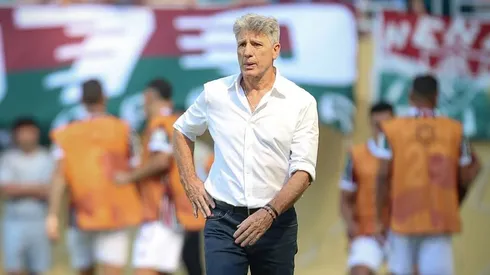 Renato Gaucho, treinador do Fluminense voltou a ser alvo da torcida tricolor que agora faz apelo para uma estratégia tática mais ousada para neutralizar os árabes e vencer