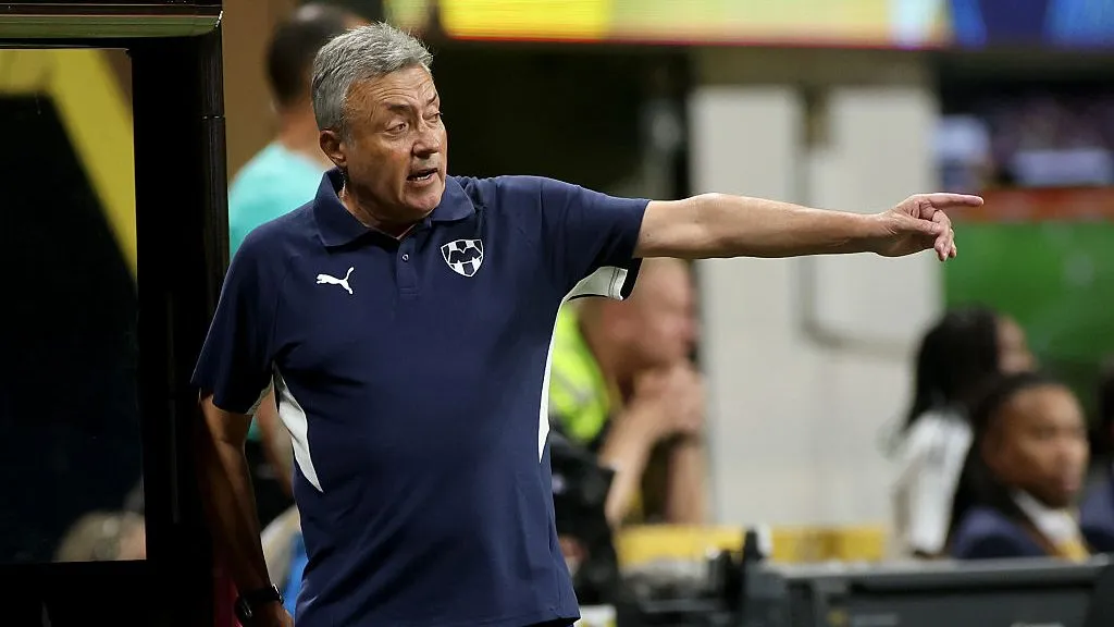 Domenec em ação contra o Borussia – (Photo by Alex Grimm/Getty Images)