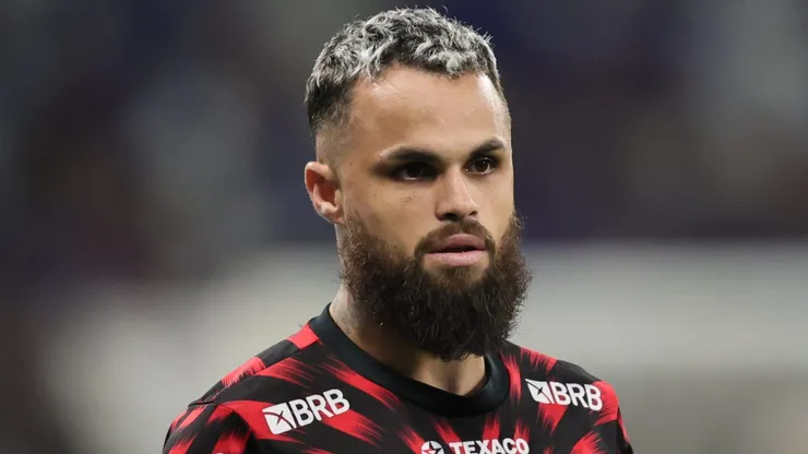 Michael durante aquecimento antes de partida entre Cruzeiro e Flamengo, pelo Brasileirão.