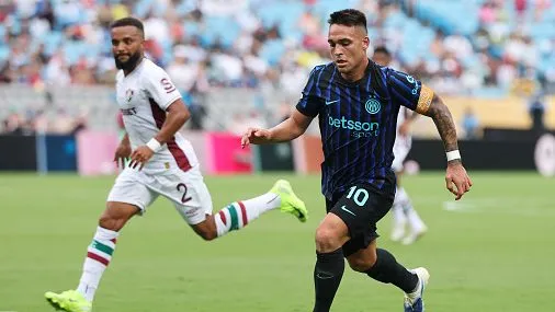 Lautaro Martínez contra o Fluminense. Foto: Michael Reaves/Getty Images