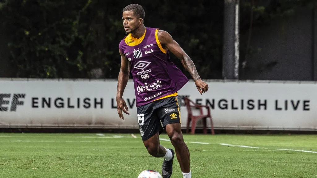 Kevyson foi emprestado pelo Santos até o final da temporada – Foto: Bruno Santoni / Santos FC