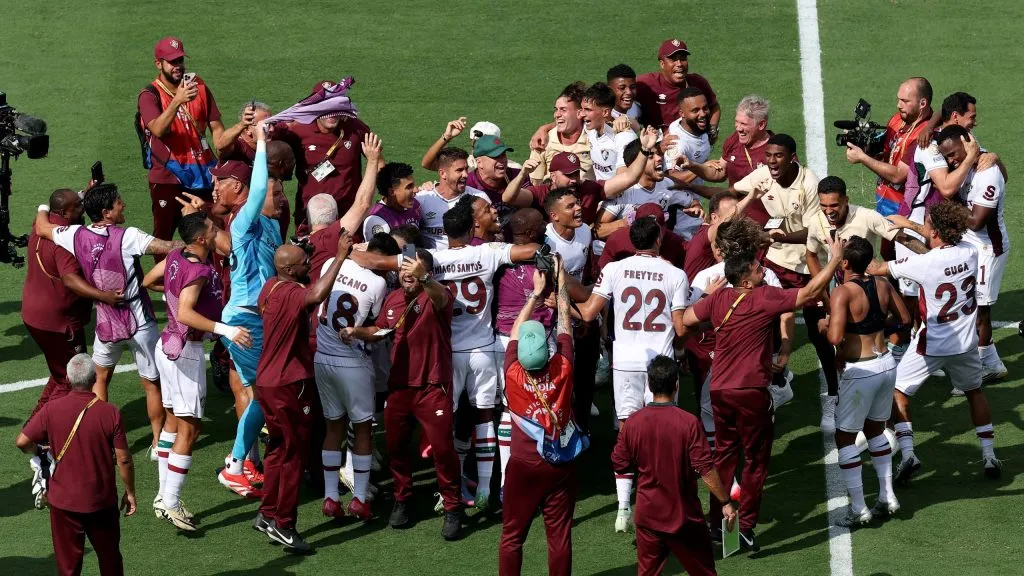 Jogadores do Fluminense comemorando vitória sobre a Inter de Milão