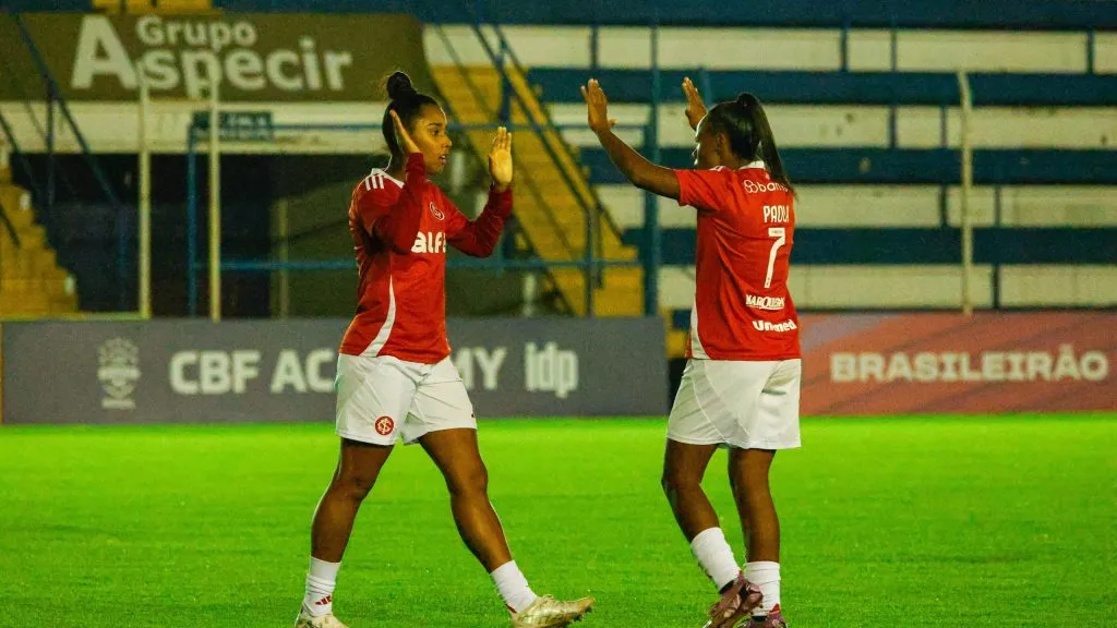 Jogadoras do Internacional em campo
