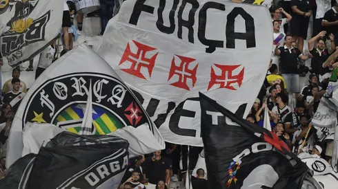 Torcida do Vasco durante partida contra RB Bragantino, pelo Brasileirão Betano. Foto: Thiago Ribeiro/AGIF.