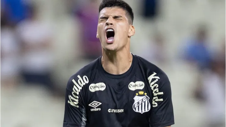 Gabriel Brazão durante partida entre Fortaleza e Santos, na Arena Castelão, pelo Brasileirão.