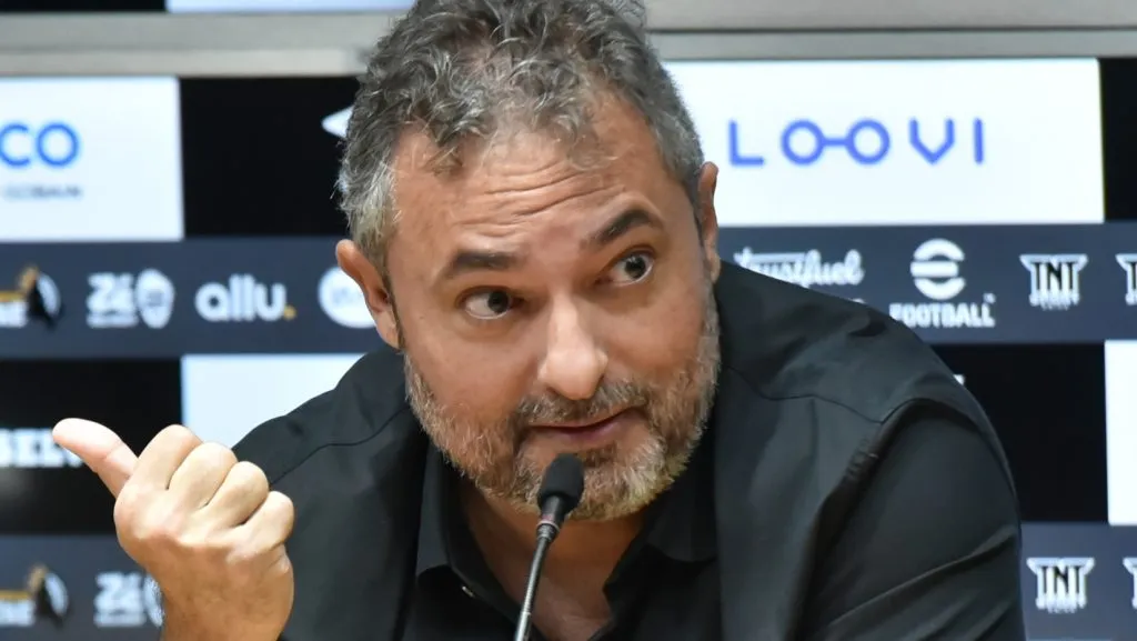 Alexandre Mattos durante entrevista coletiva. Foto: Jota Erre/AGIF