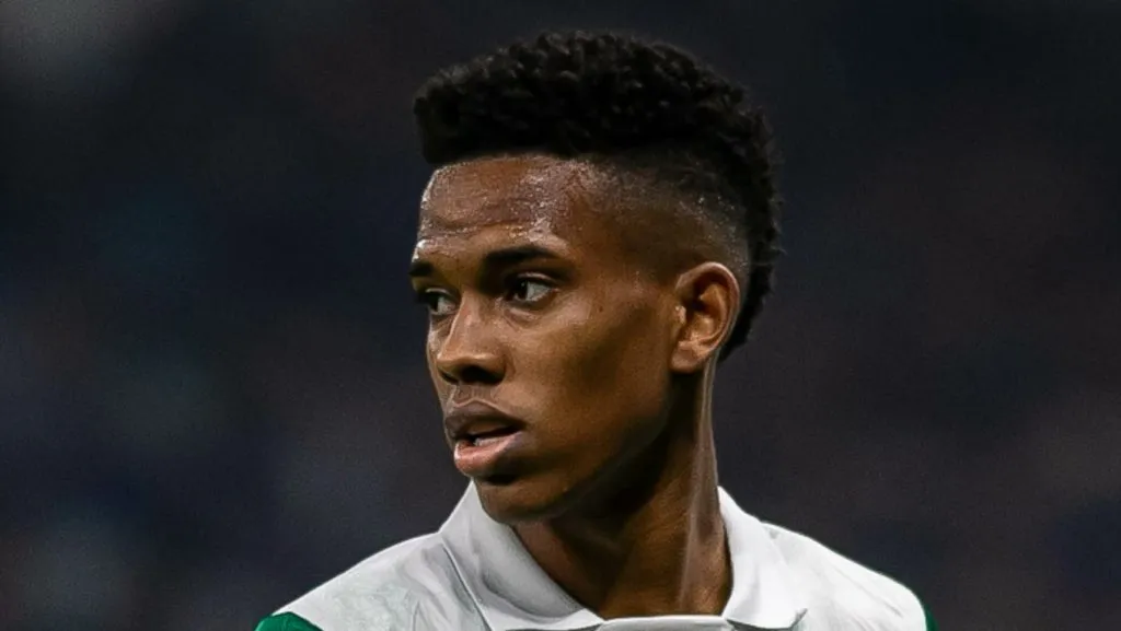 Foto: Fernando Moreno/AGIF – Estevão é uma das esperanças do Palestra nas quartas de final.