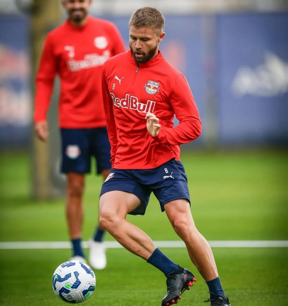 Jogadores do Red Bull Bragantino treinando para duelo contra o Corinthians – Foto: Reprodução/Instagram