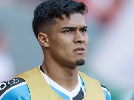 Arezo chama a atenção em goleada do Grêmio em jogo-treino