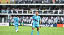 Neymar, durante partida contra o Botafogo no estadio Vila Belmiro pelo campeonato Brasileiro A 2025. Foto: Jota Erre/AGIF