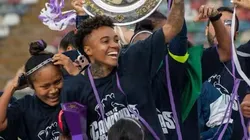 Annaysa comemorando título. Foto: Divulgação/Alianza Lima