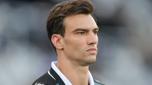 Léo Jardim recebeu sondagem do Benfica em meio à negociação com o Vasco.