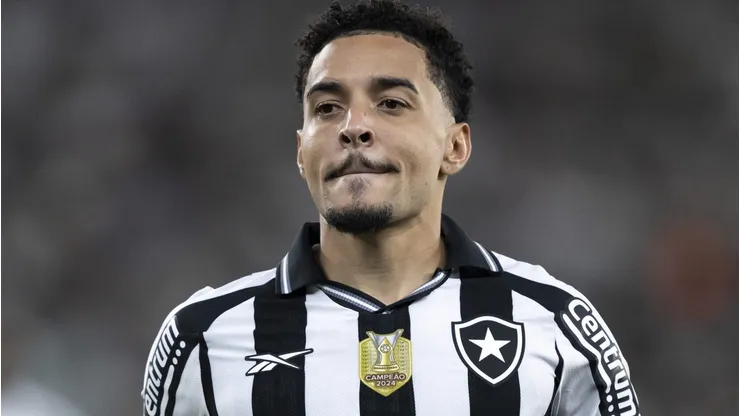 Gregore em ação pelo Botafogo - Foto: Robson Mafra/AGIF