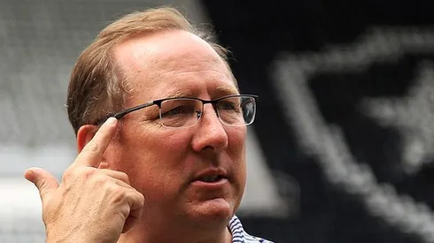 Textor pode negociar +1 jogador no Botafogo.