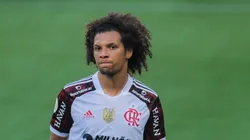 - Volante Willian Arão