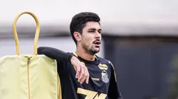 Basso durante atividade no treinamento do Peixão