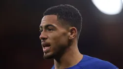 Levi Colwill durante partida pelos Blues.