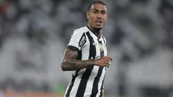 RJ - RIO DE JANEIRO - 30/04/2025 - COPA DO BRASIL 2025, BOTAFOGO X CAPITAL - Rwan Cruz jogador do Botafogo durante partida contra o Capital no estadio Engenhao pelo campeonato Copa Do Brasil 2025. Foto: Thiago Ribeiro/AGIF