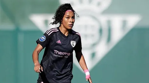 Emily, nova lateral-esquerda do Palmeiras, em ação pelo Madrid CFF. Foto: Divulgação/Nosso Palestra