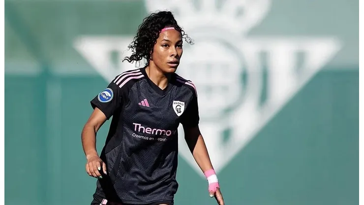 Emily, nova lateral-esquerda do Palmeiras, em ação pelo Madrid CFF. Foto: Divulgação/Nosso Palestra