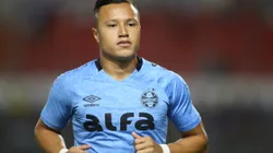 Marlon, do Grêmio, está suspenso para pegar a Raposa. Foto: Marlon Costa/AGIF