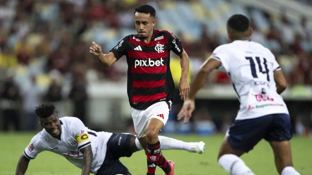 Matheus Gonçalves deve ser negociado no Flamengo – Foto: Jorge Rodrigues/AGIF