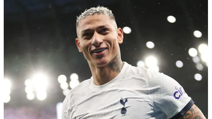 Richarlison deve sair do Tottenham - Foto: Julian Finney/Getty Images.