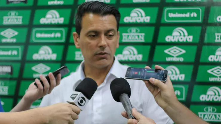 O Diretor de Futebol Rui Costa abriu o jogo sobre as movimentações no mercado SC - Chapeco - 04/01/2018 - Chapecoense -Apresentação do Elenco para temporada 2018 - Jogadores, comissão técnica e departamento médico da Chapecoense se apresentaram na Arena Condá para o início dos trabalhos da temporada 2018 Foto: Liamara Polli/AGIF